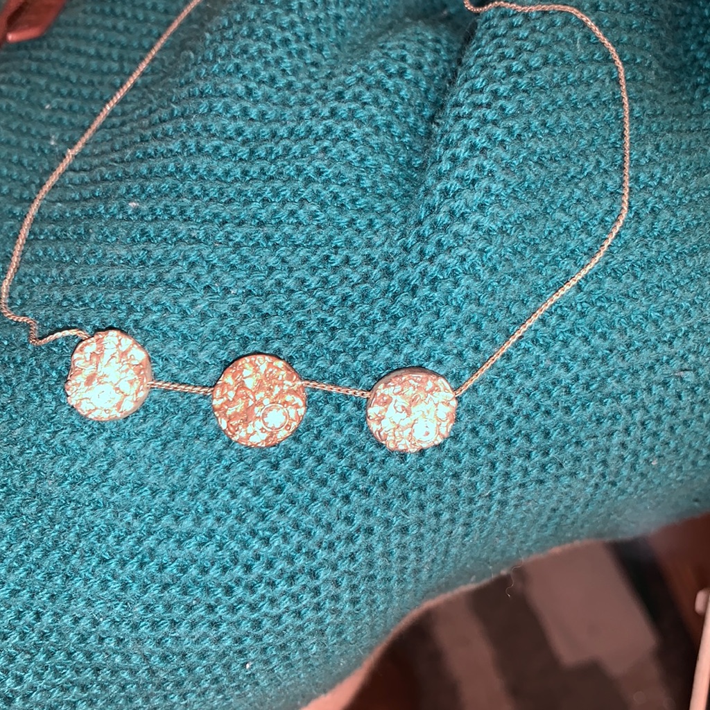 Unique Kenneth Cole Necklace 15$